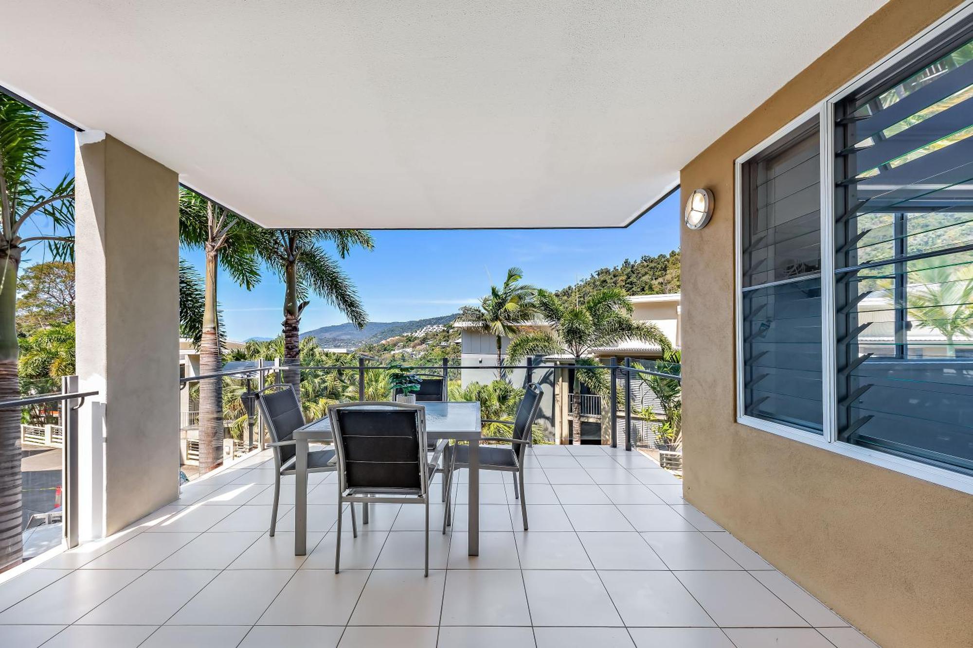 Airlie Summit Apartments Airlie Beach Esterno foto