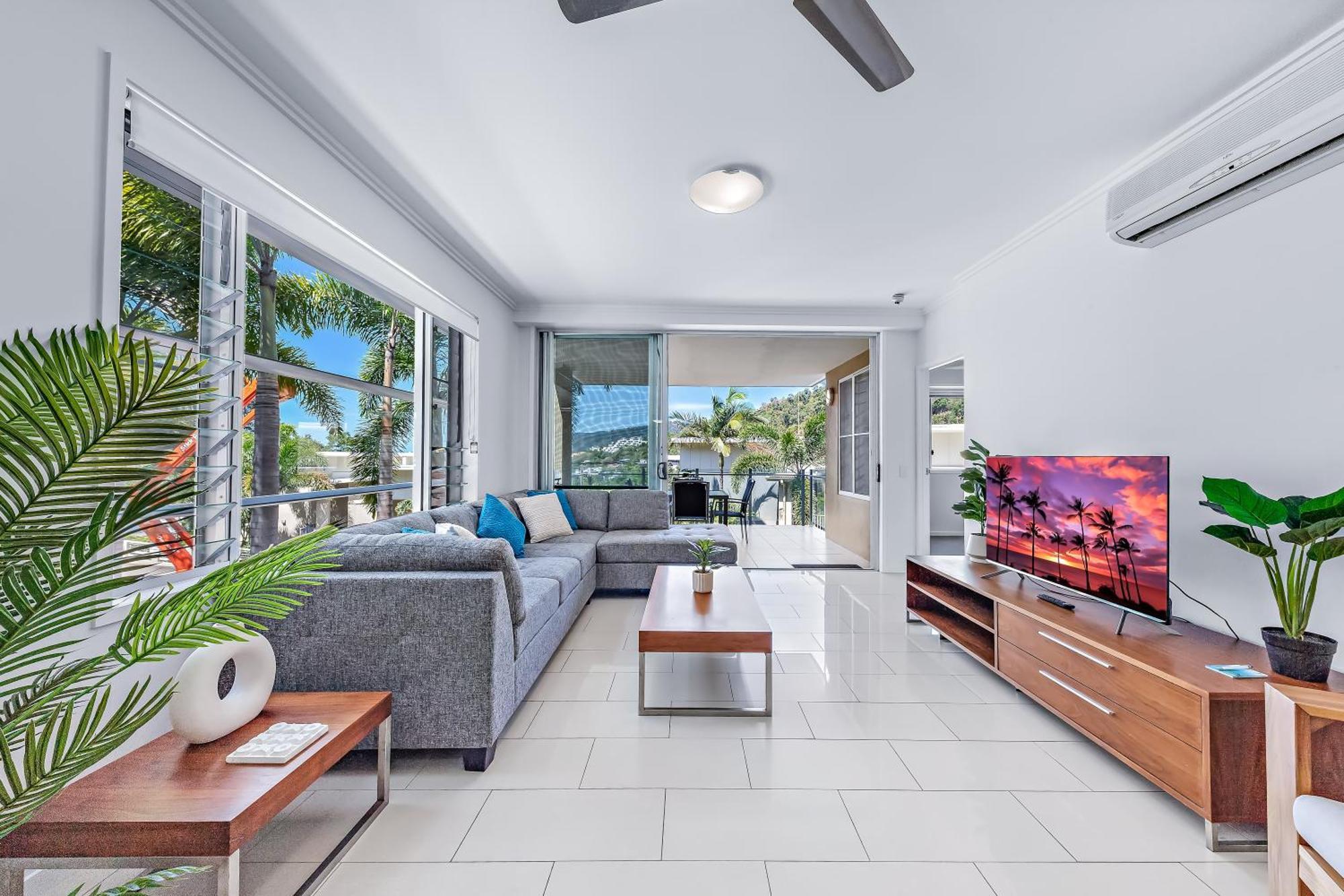 Airlie Summit Apartments Airlie Beach Esterno foto