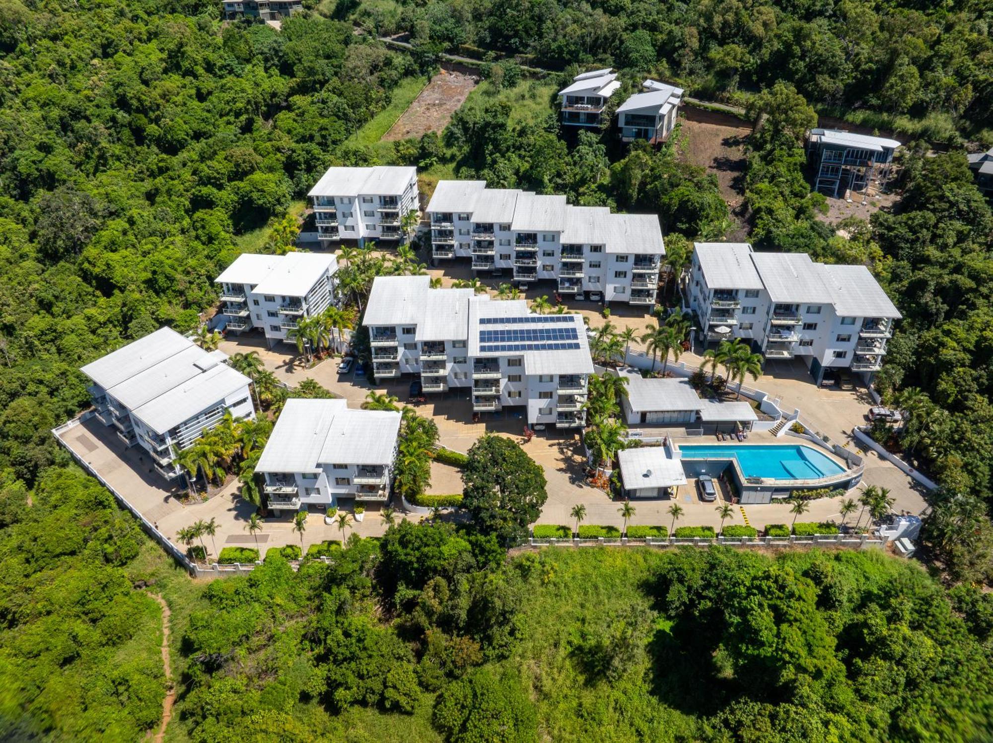 Airlie Summit Apartments Airlie Beach Esterno foto