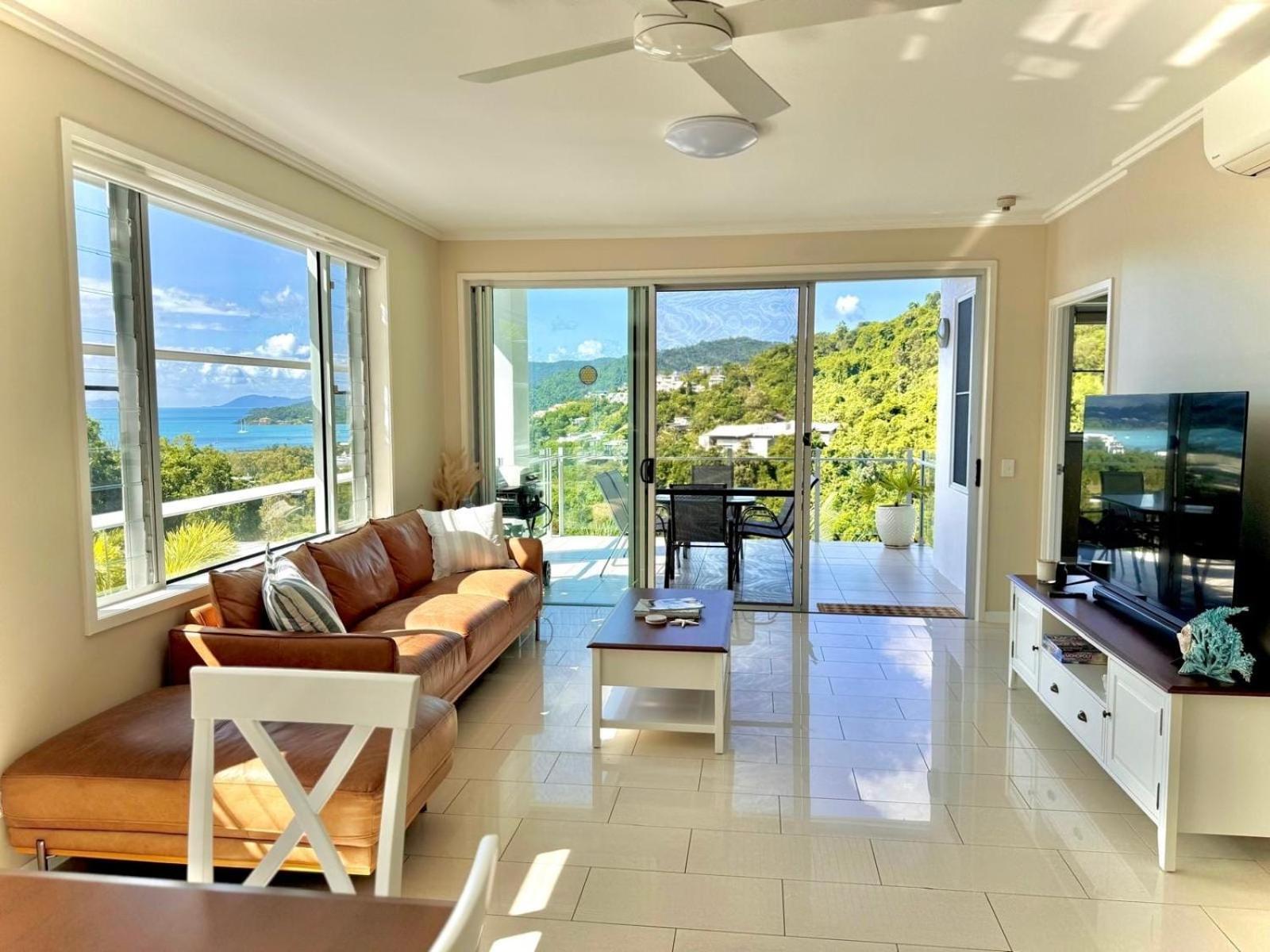 Airlie Summit Apartments Airlie Beach Esterno foto