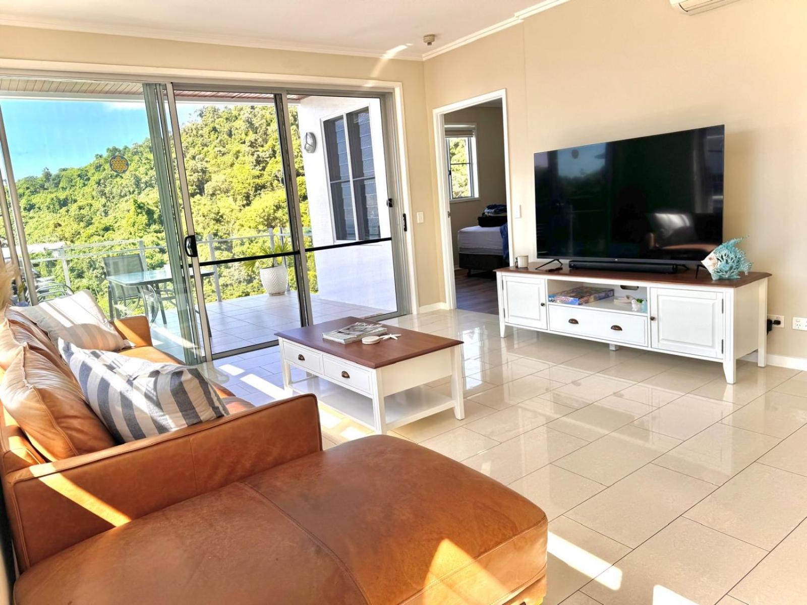Airlie Summit Apartments Airlie Beach Esterno foto